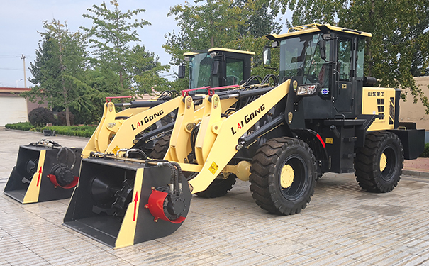 莱工.jpg 莱工.jpg