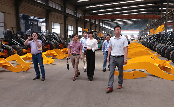 莱工.jpg 莱工.jpg